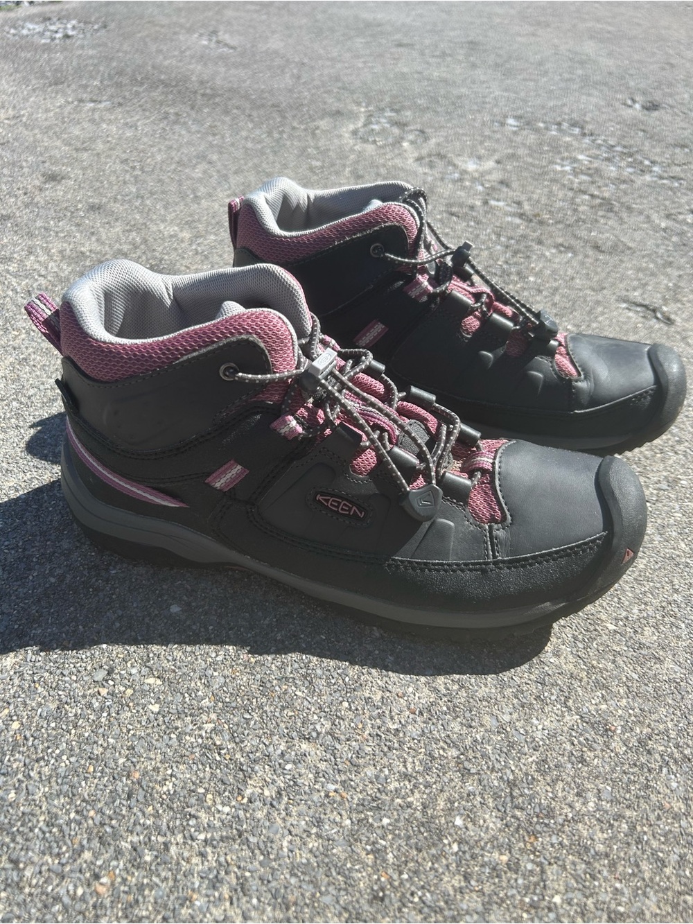 KEEN Targhee Mid Waterproof Hiking Boots Sz 7Y Kids /Fits Women's 8.5